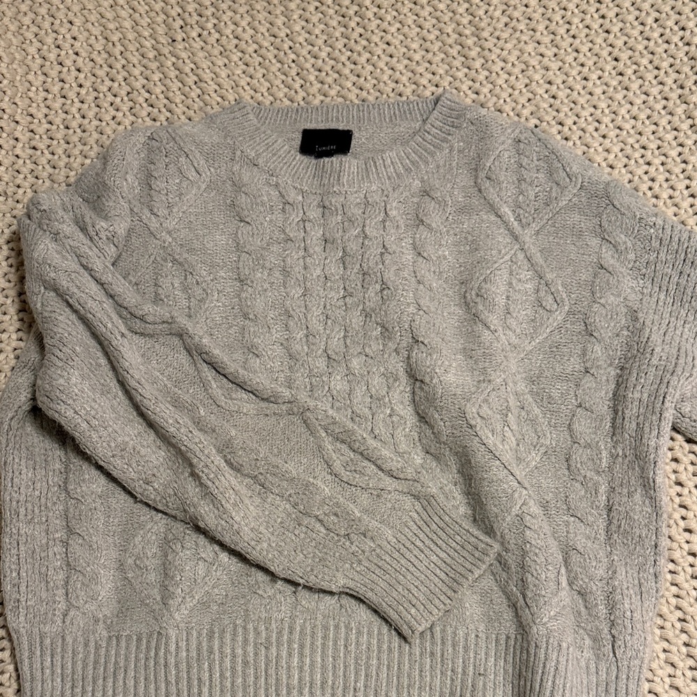 Lumiere Women's Light Gray Cable Knit Crewneck Sweater